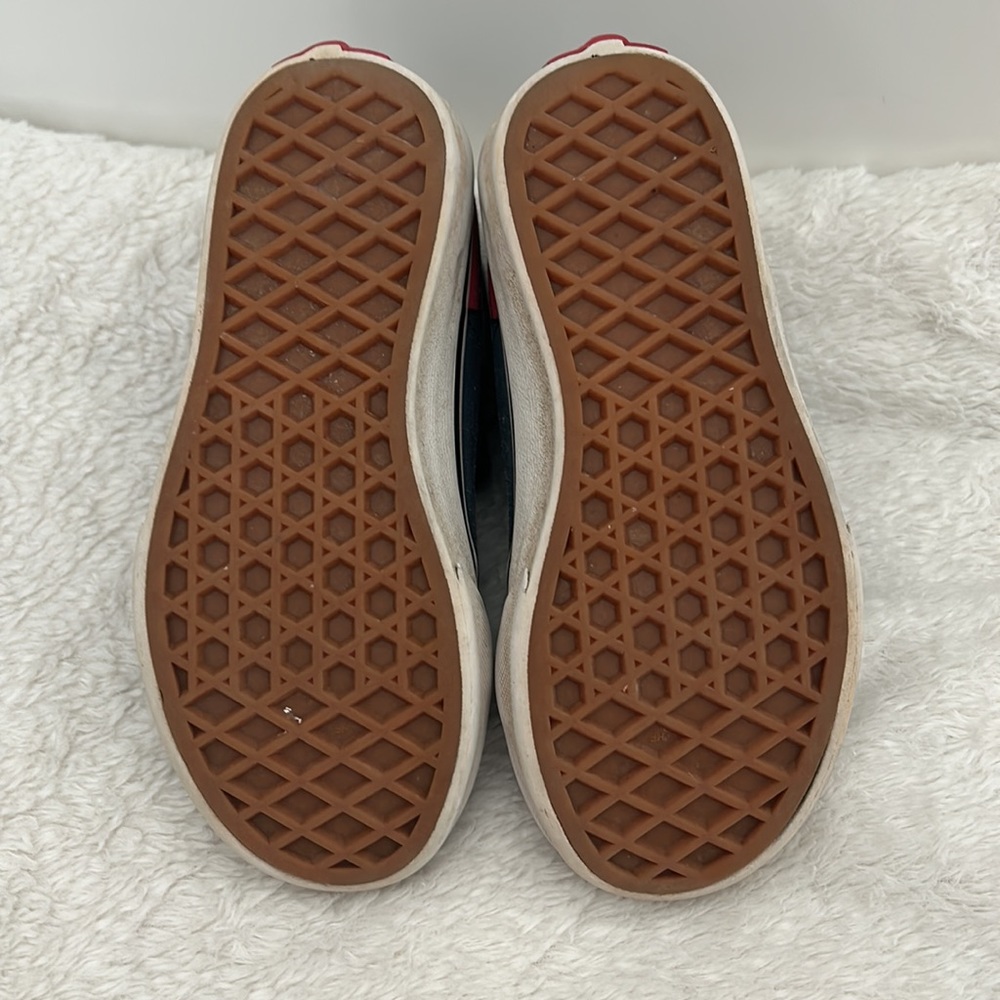 Vans - Picture 5 of 6